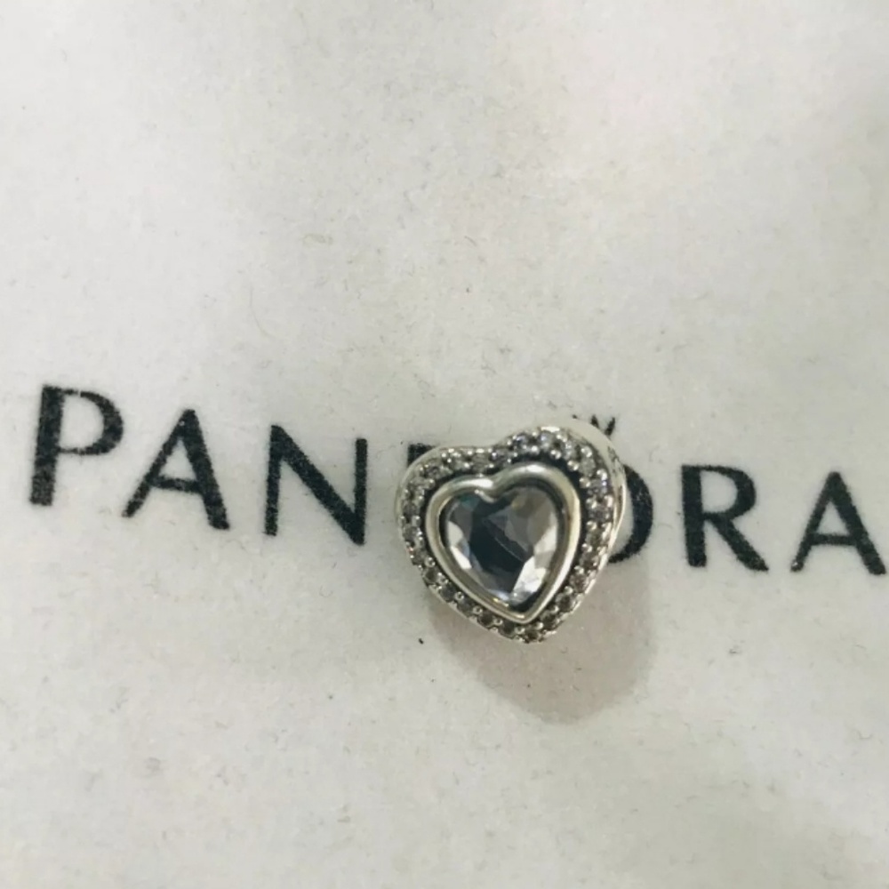 Pandora sparkling love open work charm clear. - Picture 2 of 8
